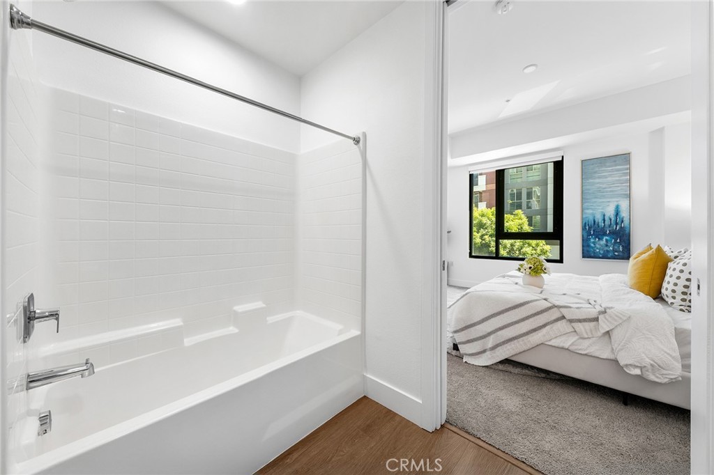 709 E Walnut Street 227