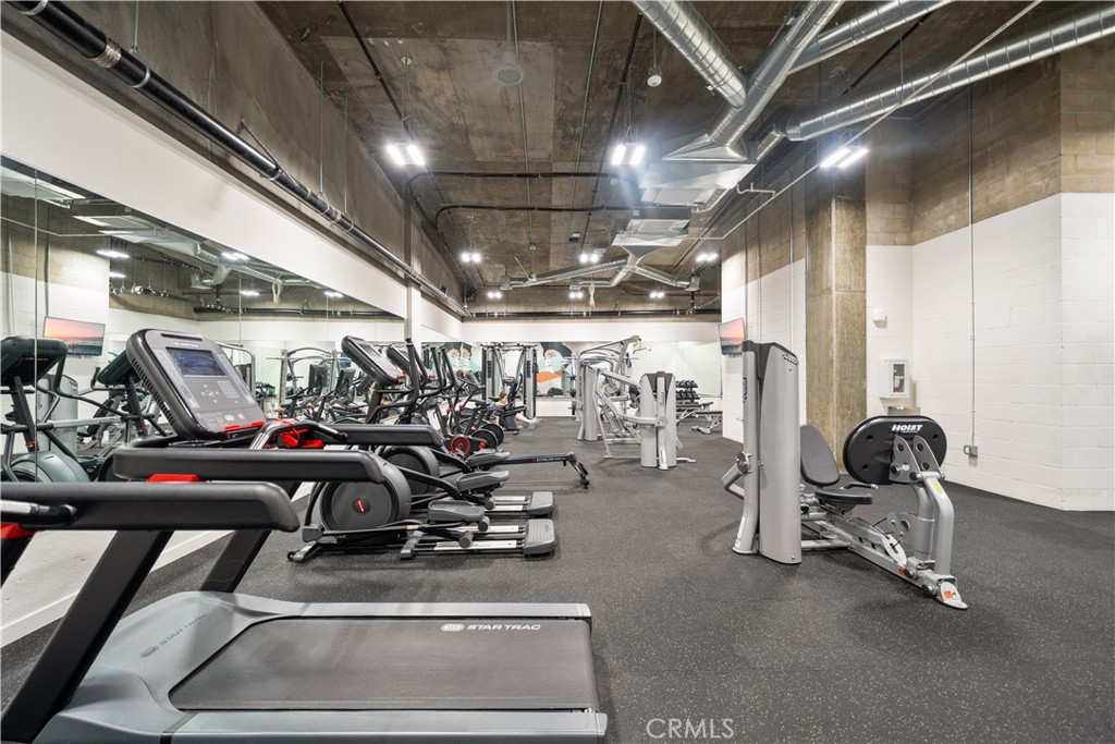 709 E Walnut Street 219