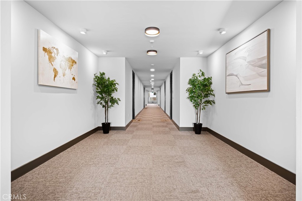 709 E Walnut Street 219