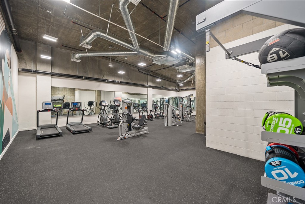 709 E Walnut Street 219