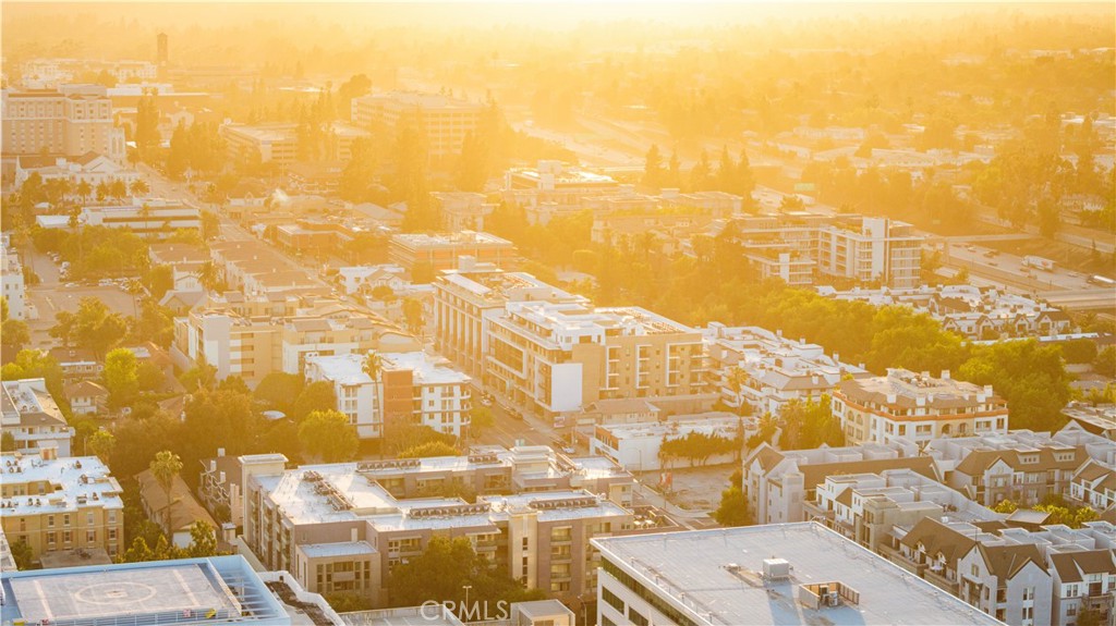 709 E Walnut Street 219