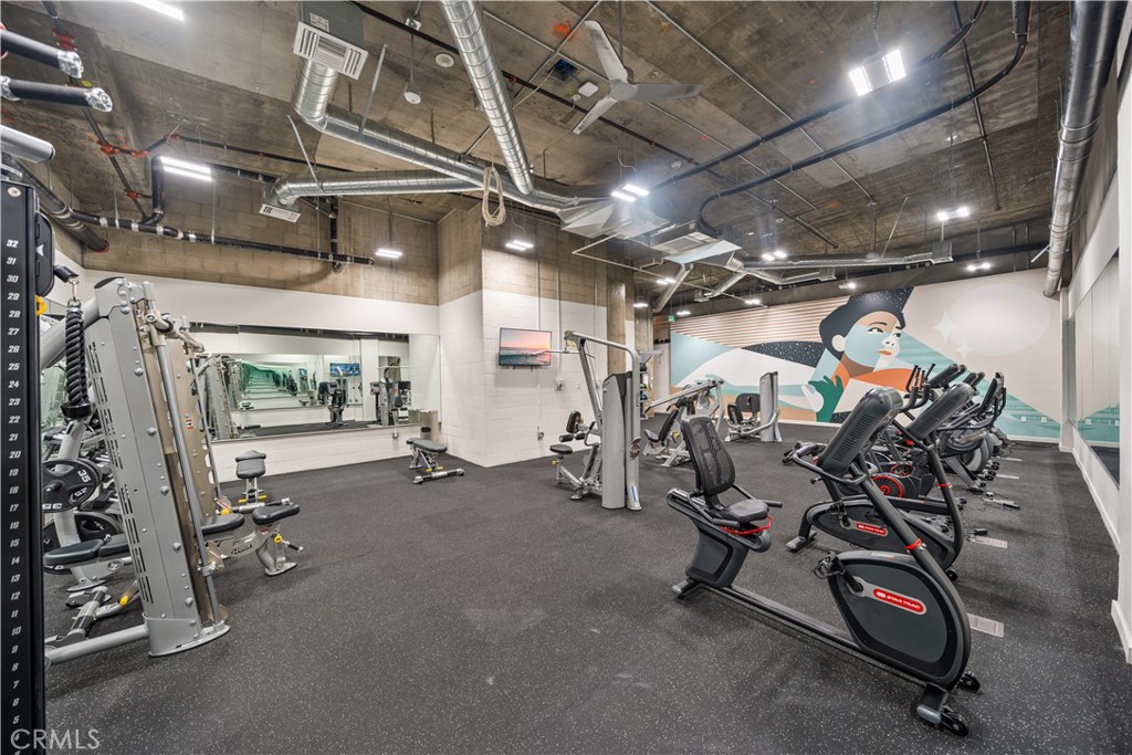 709 E Walnut Street 219