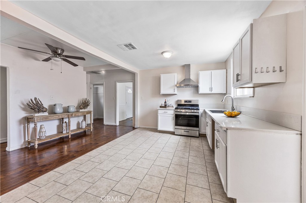 9720 Live Oak Avenue