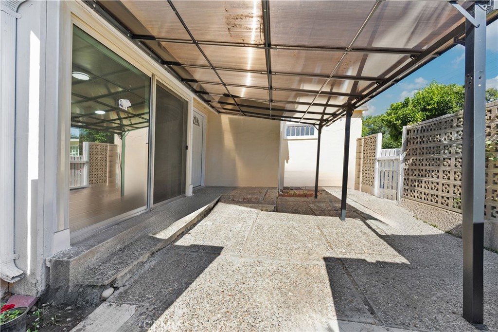 9720 Live Oak Avenue