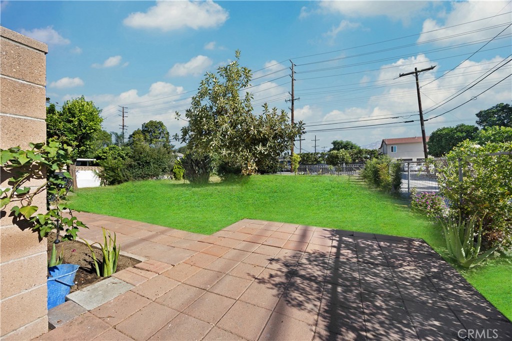 9720 Live Oak Avenue