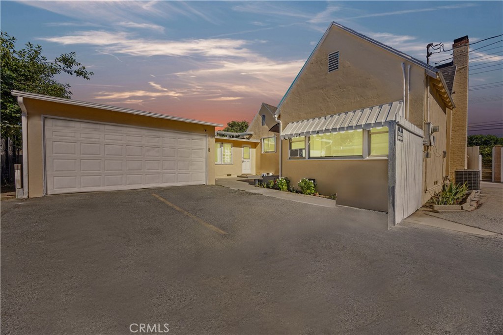 9720 Live Oak Avenue