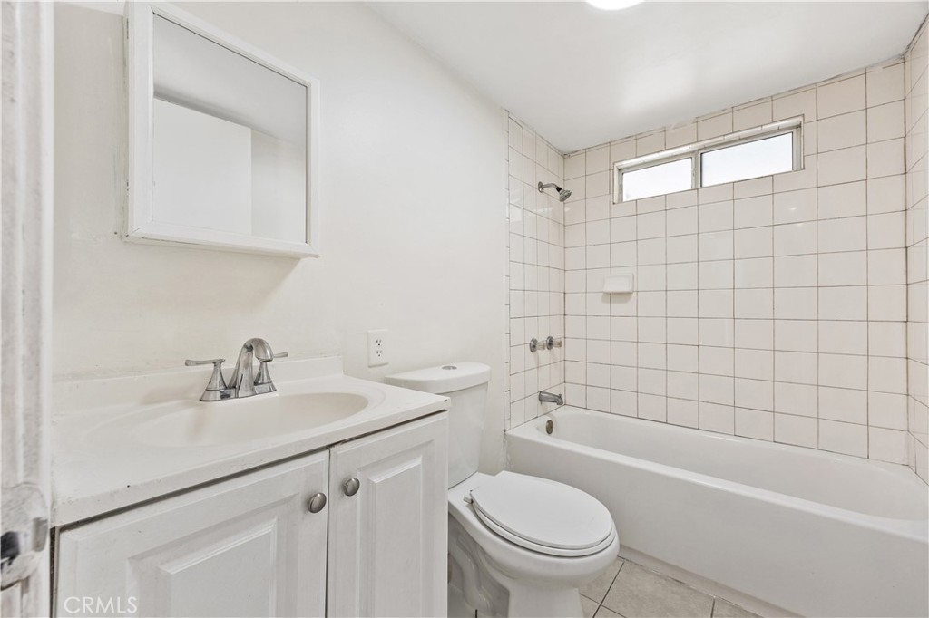 9720 Live Oak Avenue