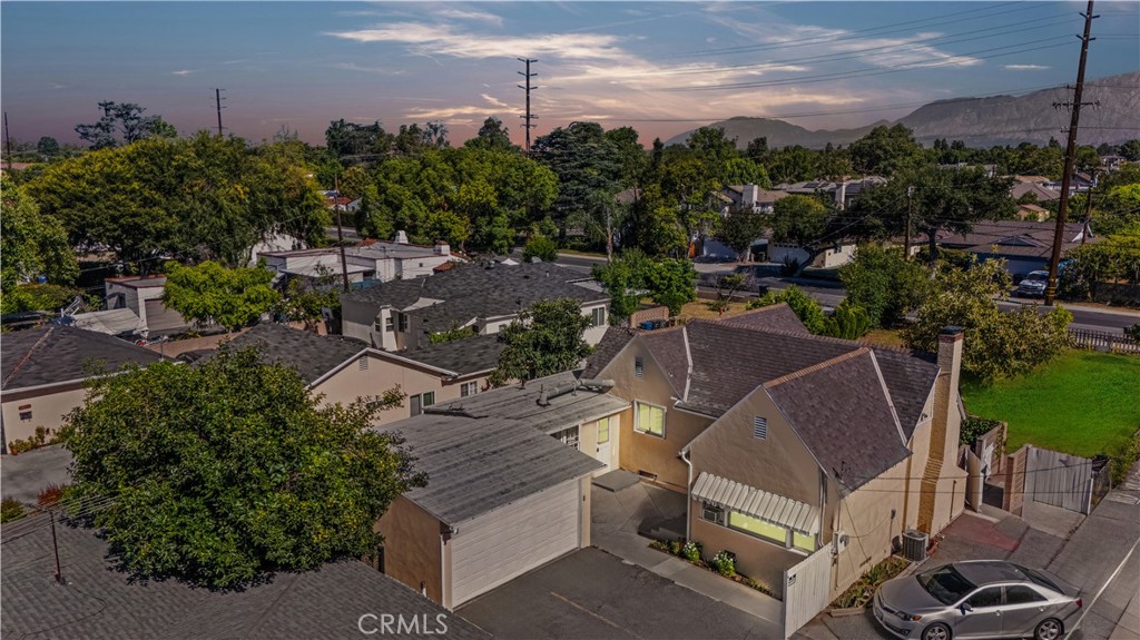 9720 Live Oak Avenue