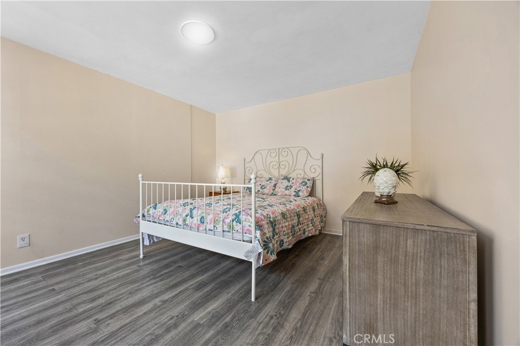 9720 Live Oak Avenue