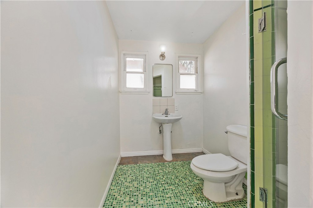 9720 Live Oak Avenue