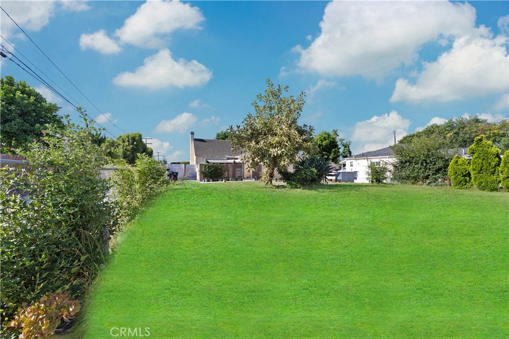 9720 Live Oak Avenue