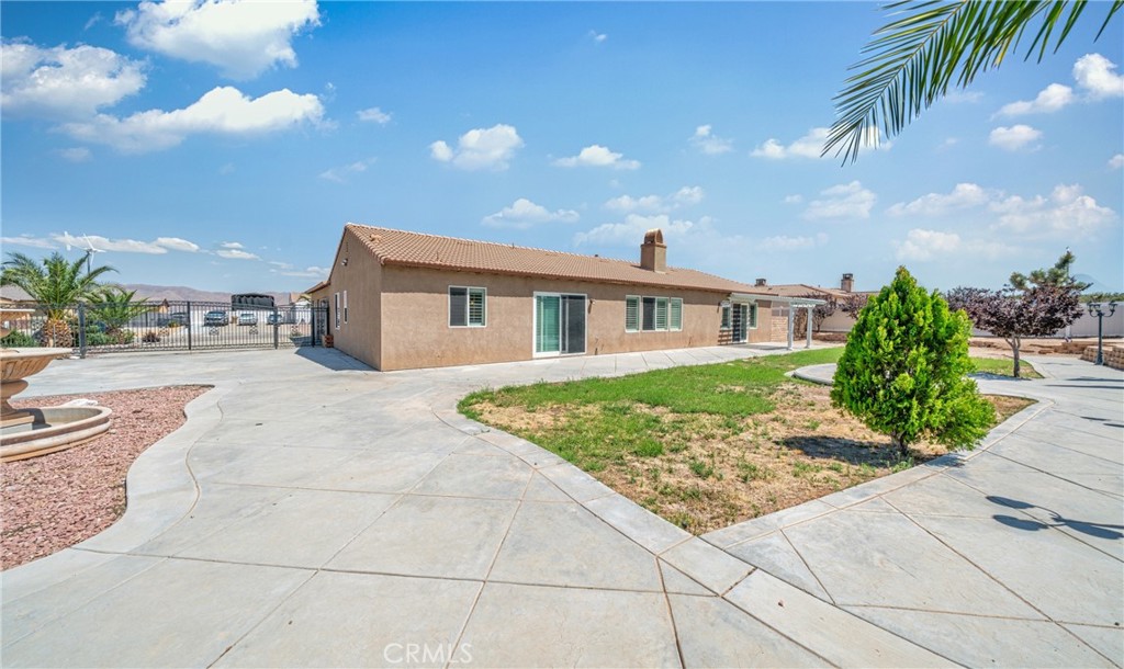 6738 Serrano Avenue