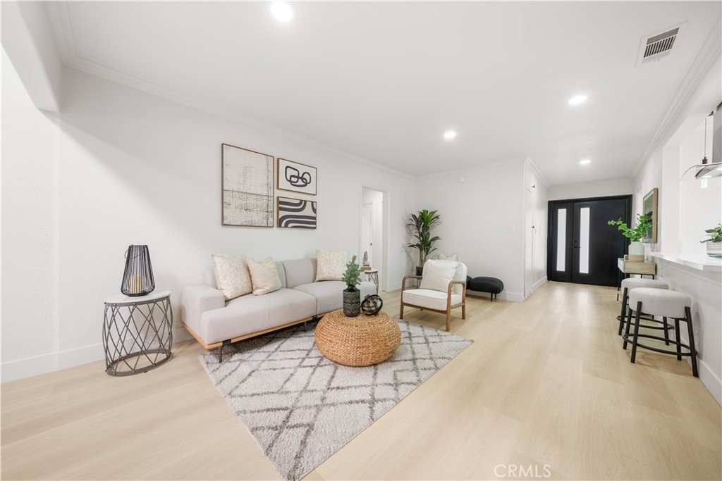 21011 La Salle Avenue