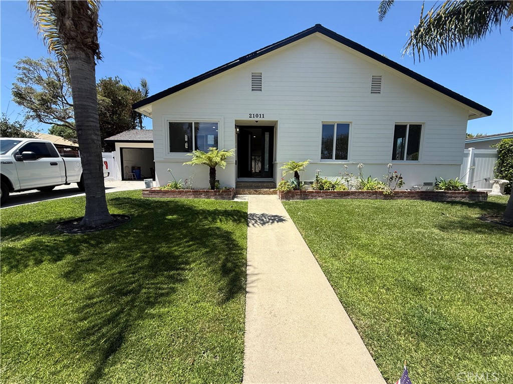 21011 La Salle Avenue