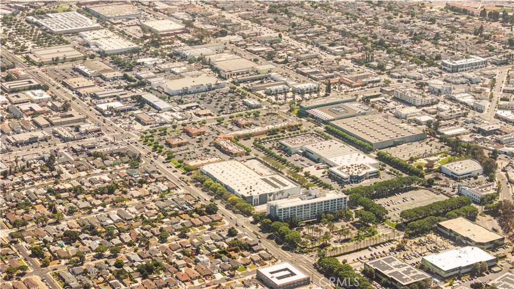 21011 La Salle Avenue