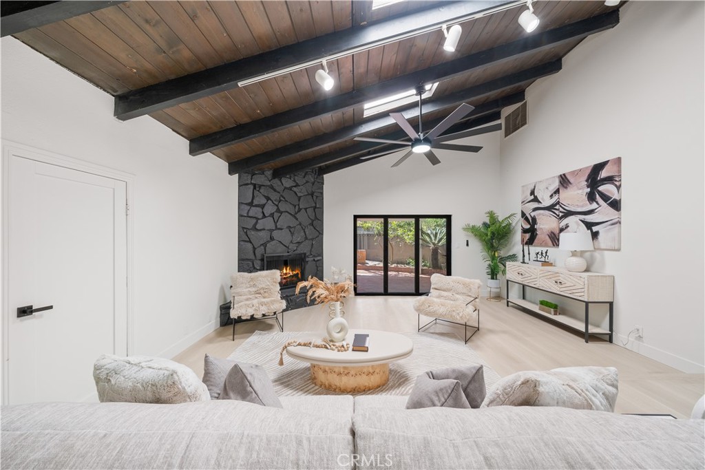 21011 La Salle Avenue