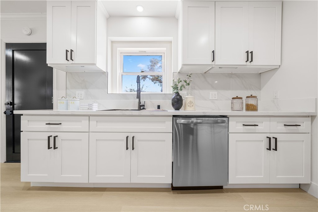 21011 La Salle Avenue