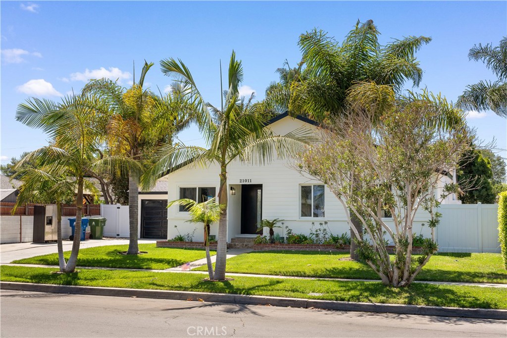 21011 La Salle Avenue