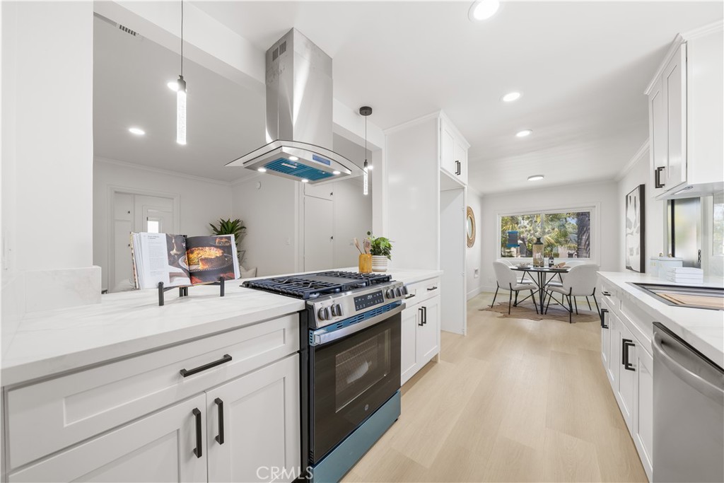 21011 La Salle Avenue