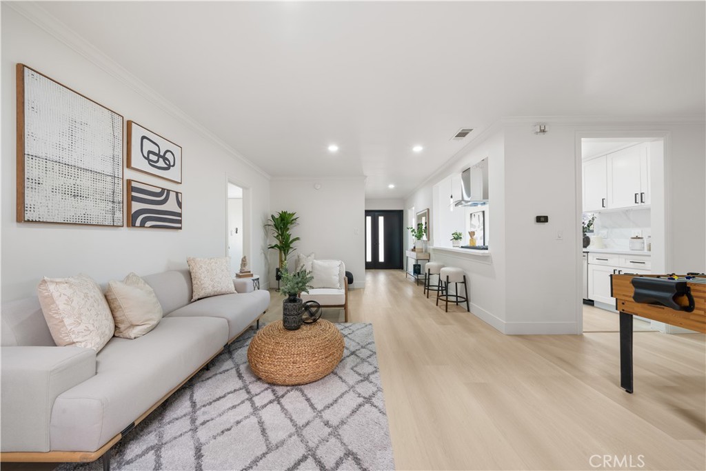 21011 La Salle Avenue