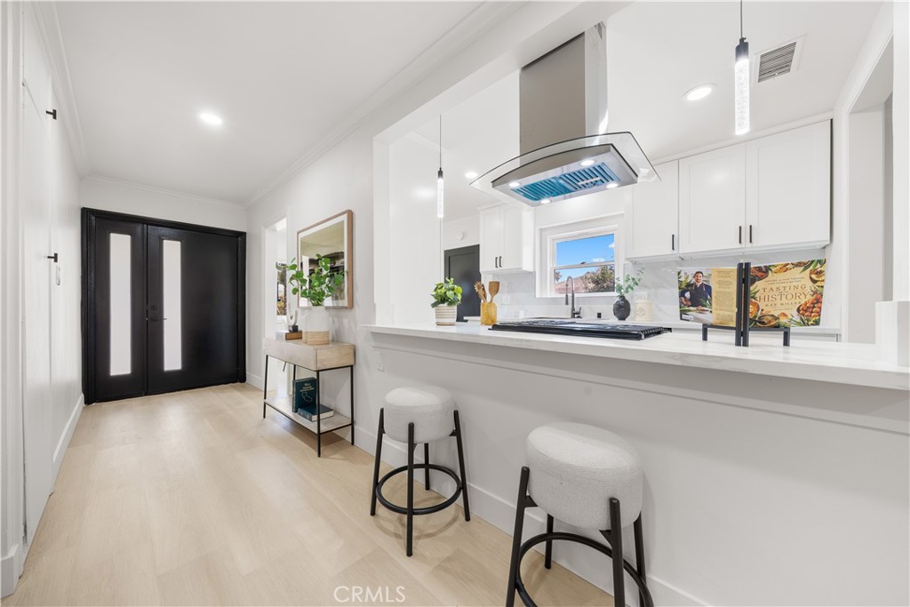 21011 La Salle Avenue