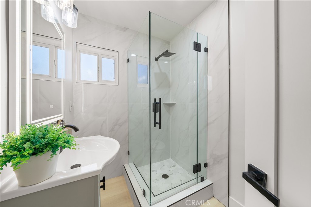 21011 La Salle Avenue