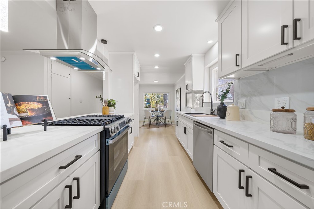 21011 La Salle Avenue