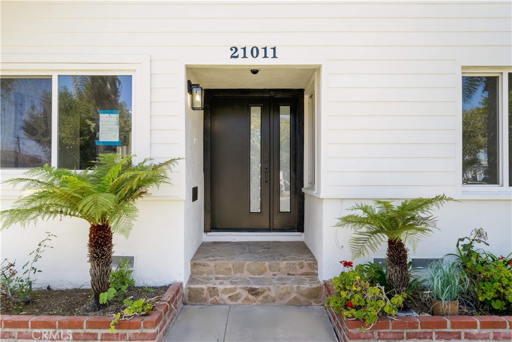 21011 La Salle Avenue