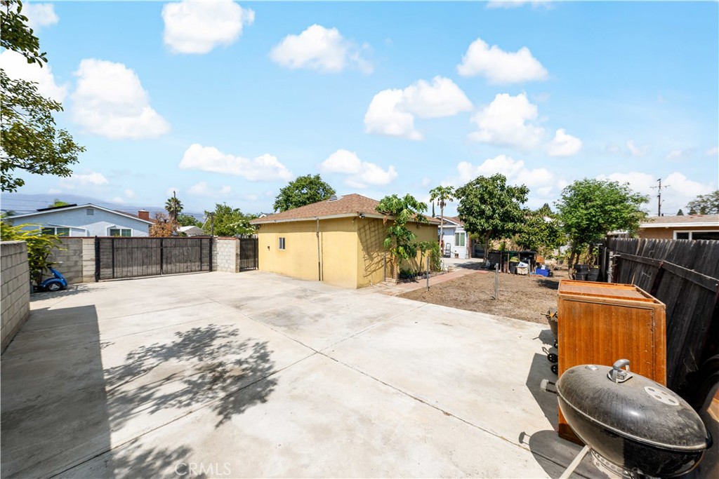 4243 Baldwin Park Boulevard