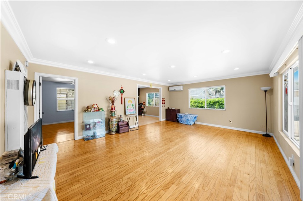 4243 Baldwin Park Boulevard