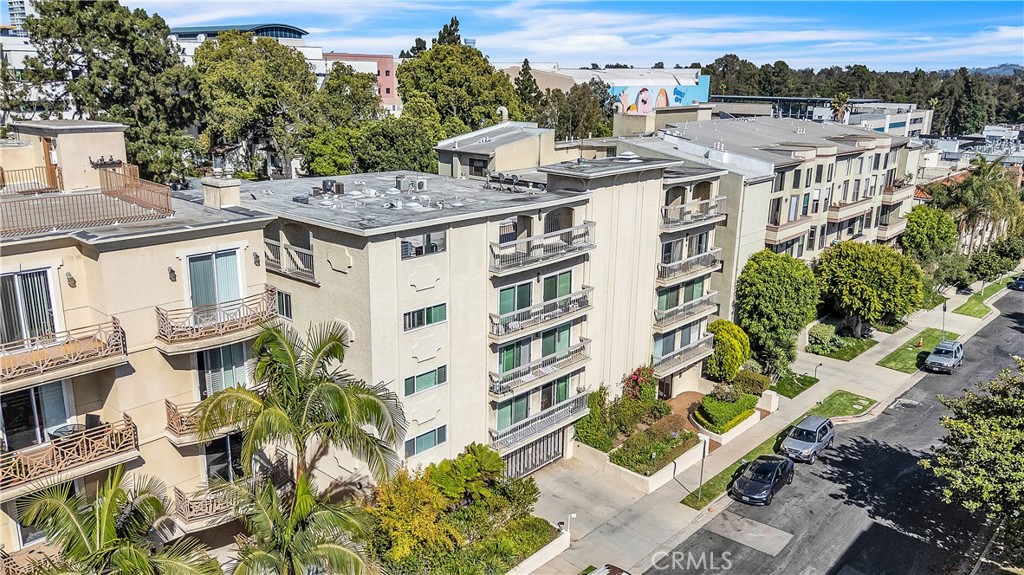 2318 Fox Hill 213