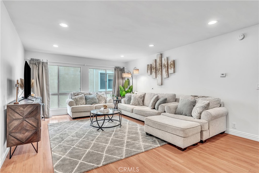 2318 Fox Hill 213
