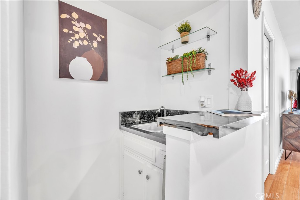 2318 Fox Hill 213