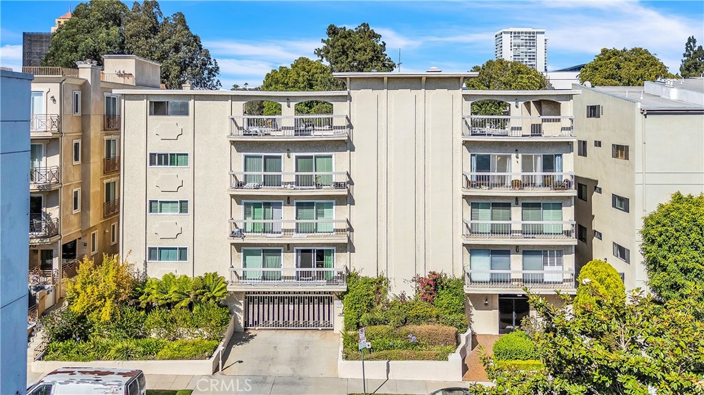 2318 Fox Hill 213