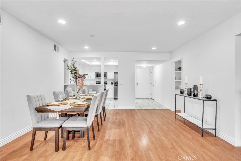 2318 Fox Hill 213