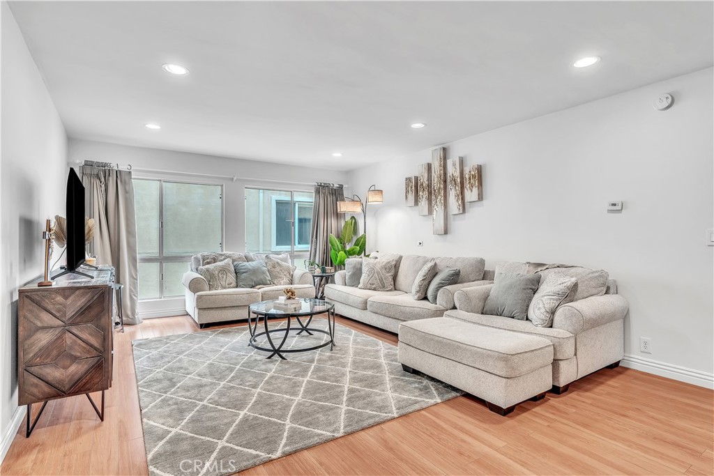 2318 Fox Hill 213