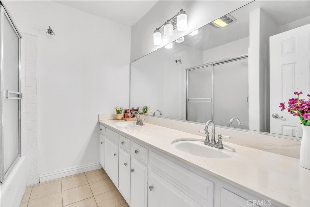 2318 Fox Hill 213