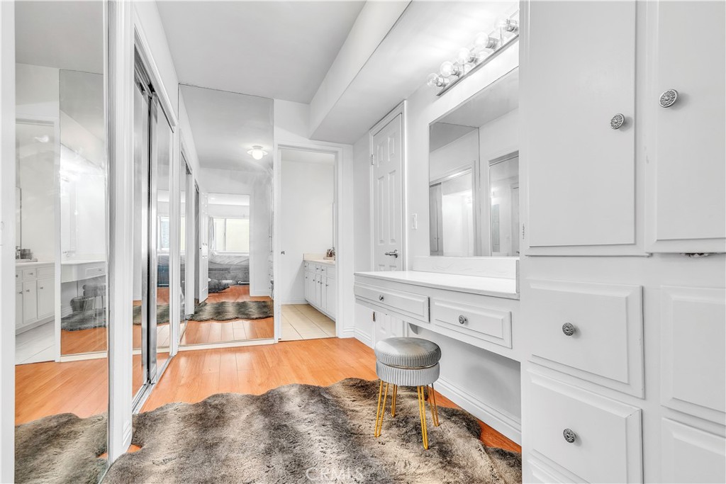 2318 Fox Hill 213