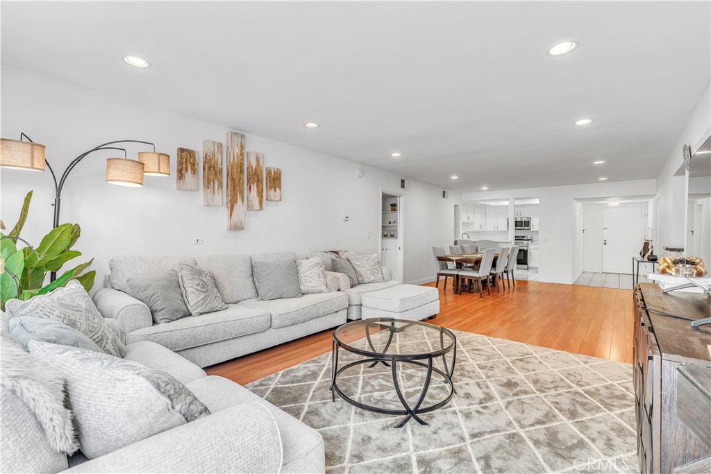 2318 Fox Hill 213