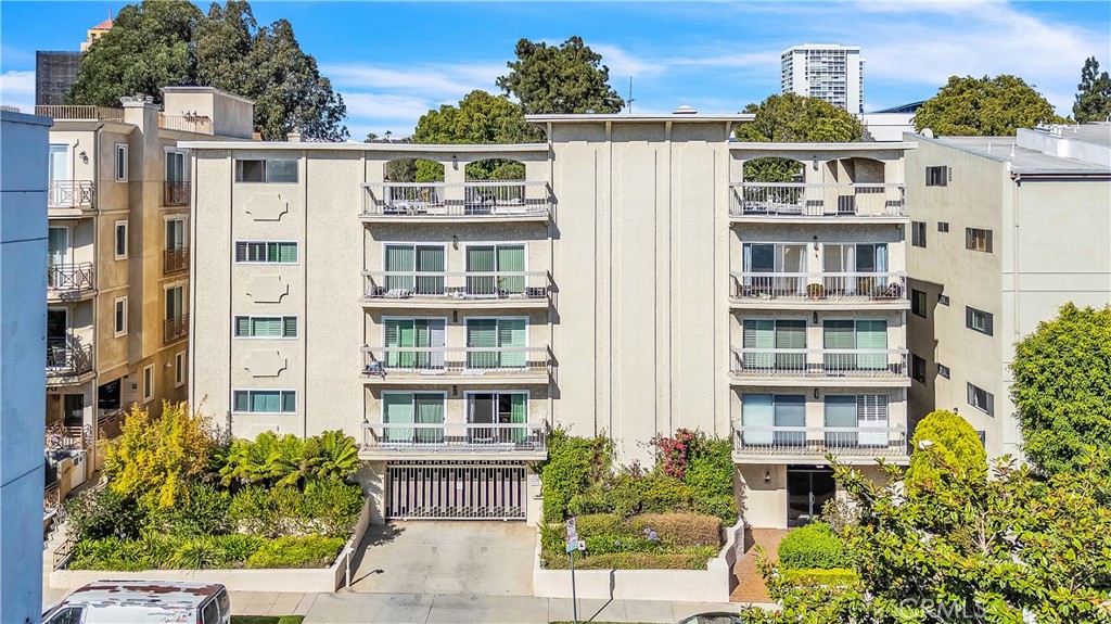 2318 Fox Hill 213