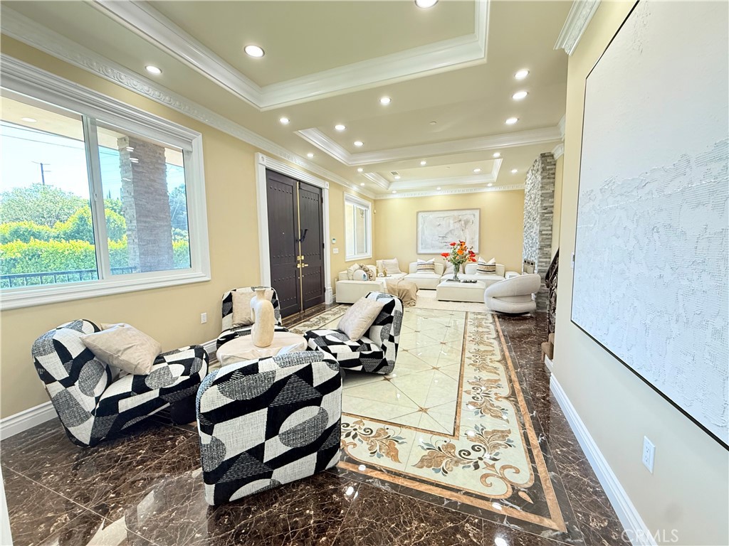185 W Palm Drive