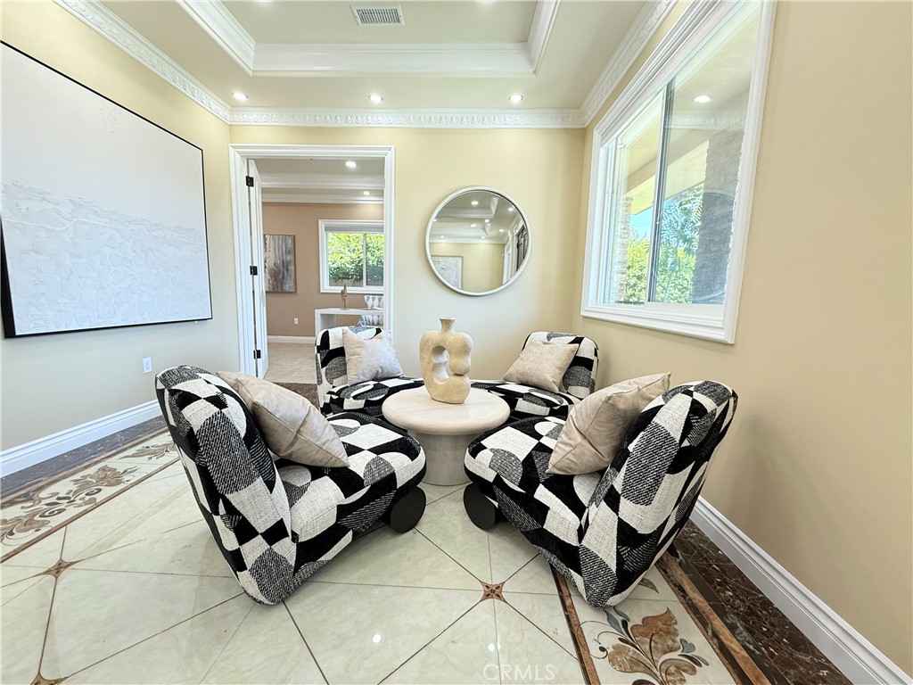 185 W Palm Drive