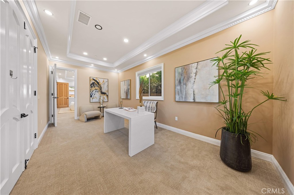 185 W Palm Drive