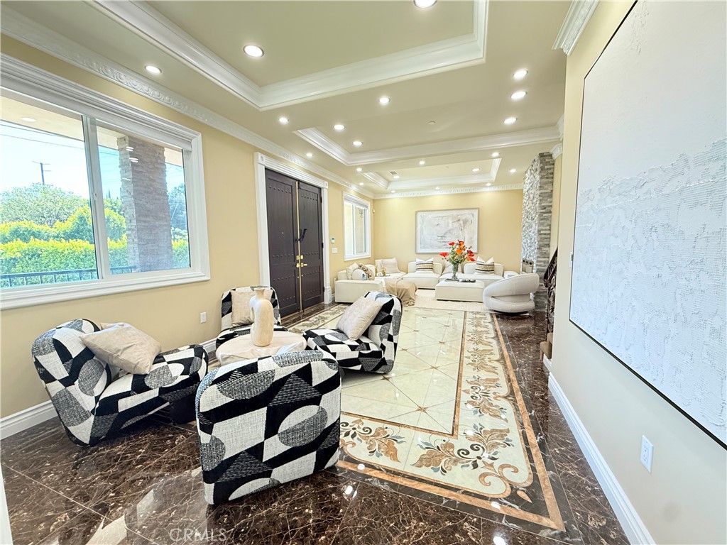 185 W Palm Drive