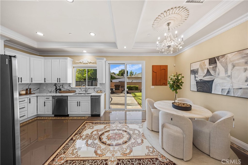 185 W Palm Drive