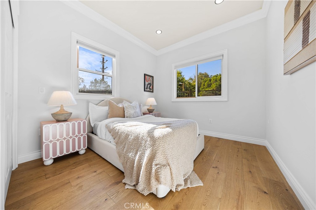 185 W Palm Drive