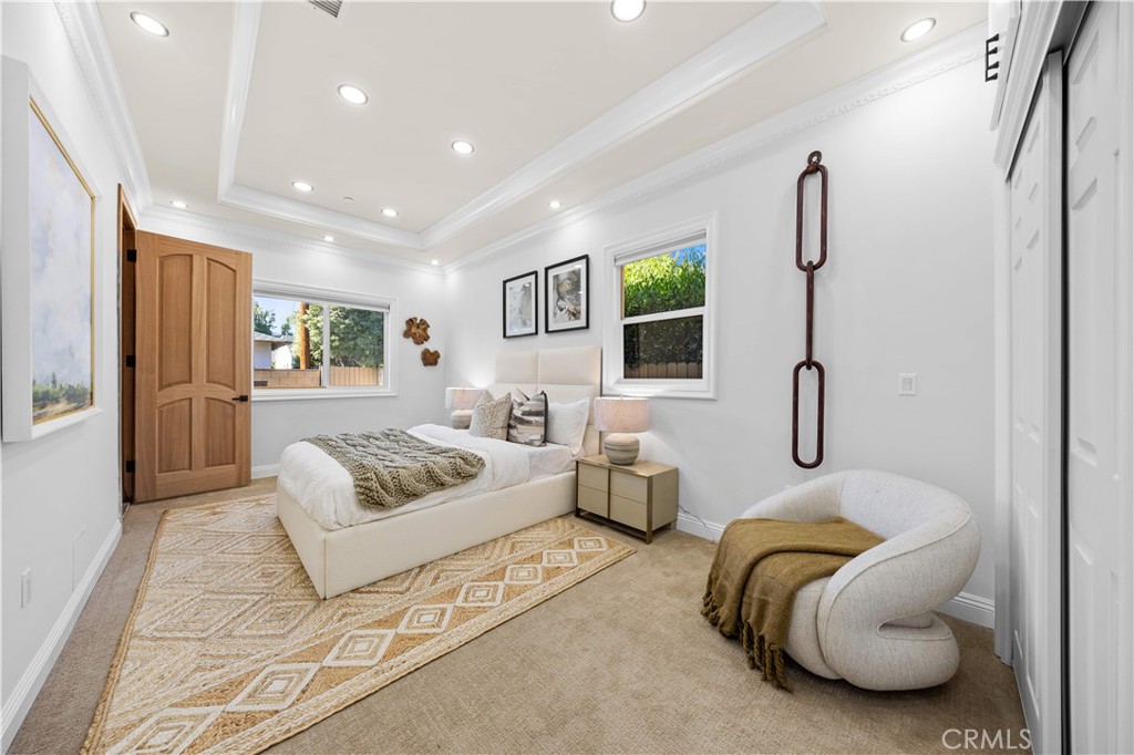 185 W Palm Drive
