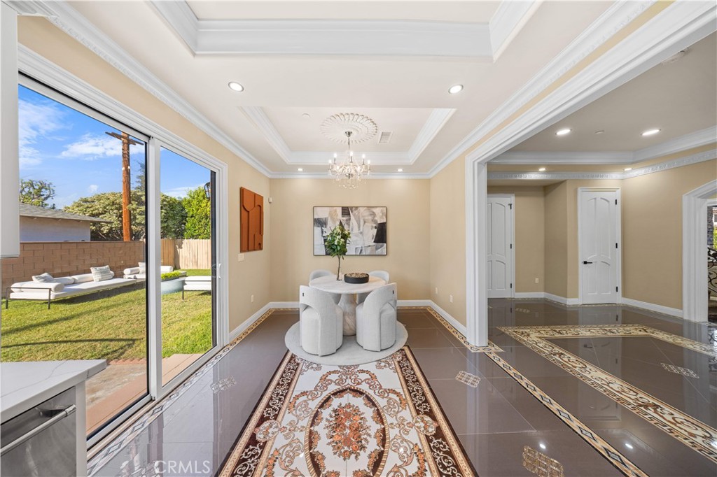 185 W Palm Drive