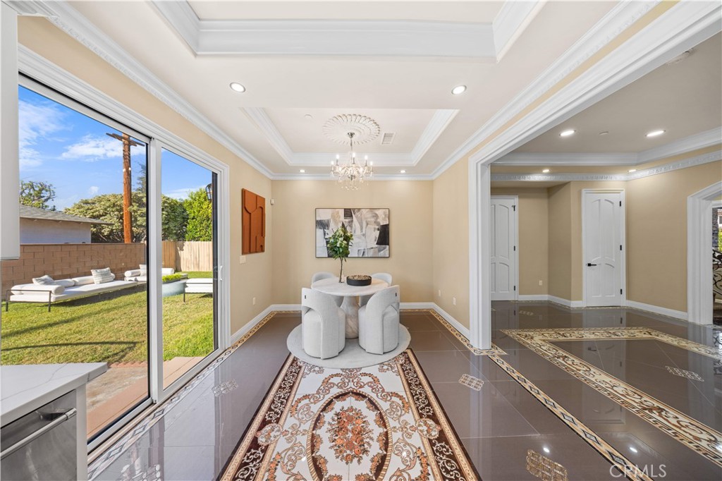 185 W Palm Drive