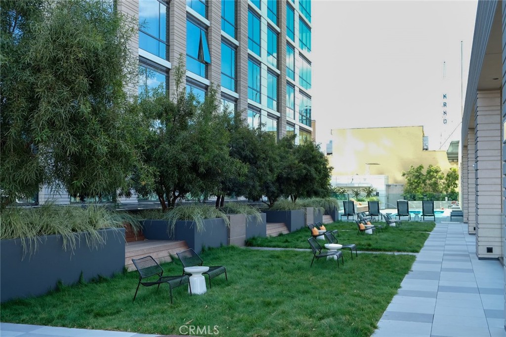 400 S Broadway 3106